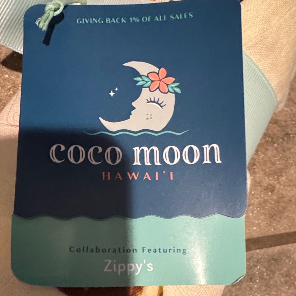 Coco Moon x Zippy’s collab swaddle - Cream and Orange - Picture 2 of 5